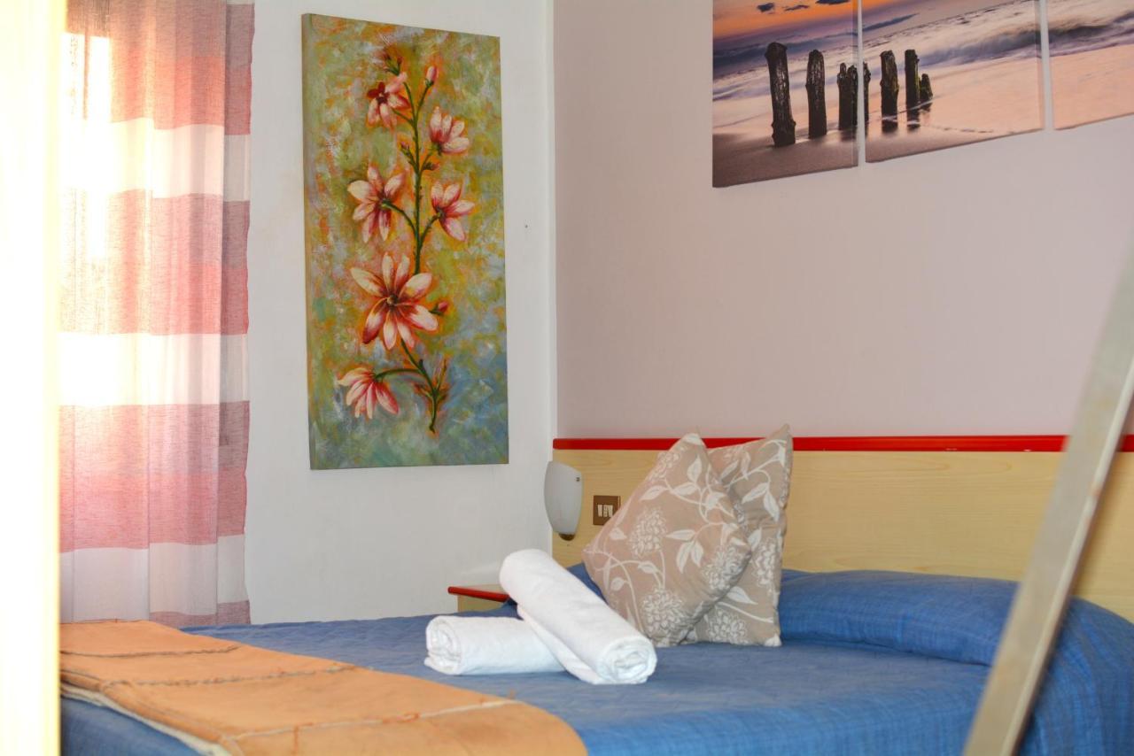 Hotel La Madunina Varazze Esterno foto