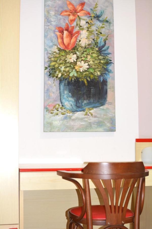 Hotel La Madunina Varazze Esterno foto